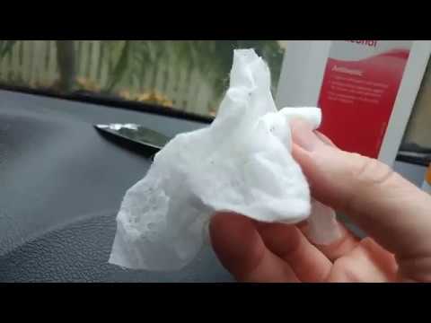 Cómo quitar el pegamento adhesivo de los cristales del coche: el mejor truco